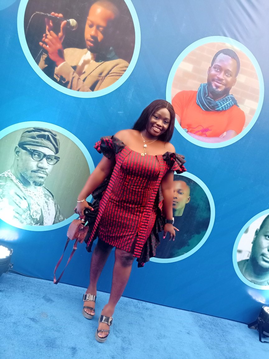 jb_favour's tweet photo. My fave memory of the #Lipfest22 was me walking to this mic and desperately hoping that when I open my mouth, I do not suddenly lose my voice. I did lose something though - my fear!
πΈ credit: @oruzkennedy
@Bash_Amuneni amazing slam host! https://t.co/9rXUFVELvk
