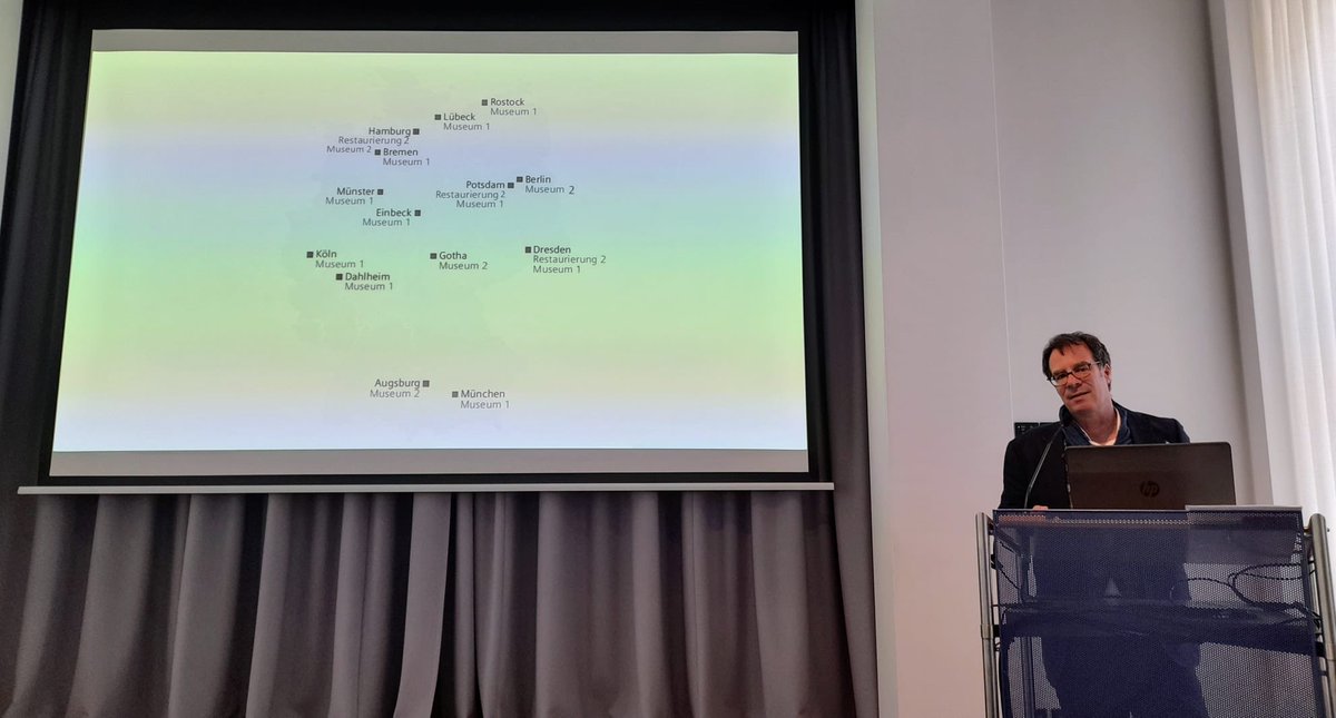 Gestern waren unsere Kolleginnen Mariana Musii, Hanna Alieva und Anastasia Yurchenko beim Treffen der von der Ernst von Siemens Kunststiftung <a href="/EvsHoernes/">Ernst von SIEMENS Kunststiftung</a> unterstützen ukrainischen Kolleg*innen in deutschen Museen und haben ihre Projekte vorgestellt.#Museen #Ukraine #friedenstein