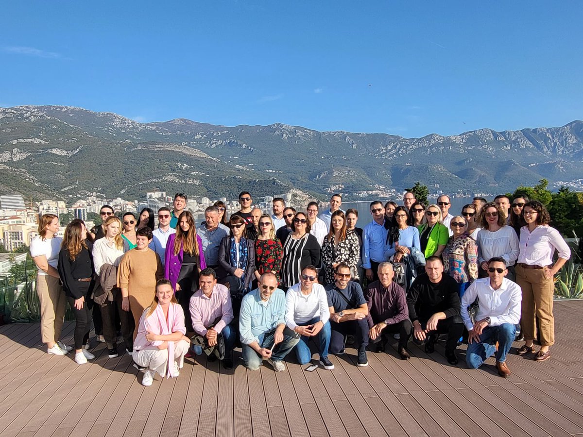 EUAsylumAgency's tweet photo. 45 participants from 🇦🇱🇽🇰🇧🇦🇲🇪🇲🇰 received a training session on ‘Interviewing #VulnerablePersons’ from #EUAA trainers.
They learnt how to identify vulnerable #asylum applicants to ensure they receive the appropriate help & safeguards in their asylum procedures in line w/ #CEAS. https://t.co/JpIs22rNSi
