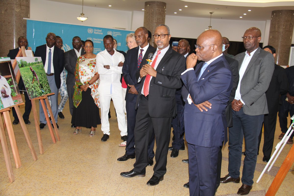 Ensemble avec l’Équipe Pays, nous avons exposés quelques réalisations de <a href="/UNBenin/">UN Benin</a> à nos partenaires dans le cadre de l’#UNDay2022 sous le Leadership de @AAgbenonciMAEC &amp; <a href="/SNiyonzima18/">Salvator Niyonzima</a>.
Merci à <a href="/gouvbenin/">Gouvernement du Bénin 🇧🇯</a>, <a href="/BeninDiplomatie/">Bénin Diplomatie</a> &amp; à tous nos partenaires qui ont contribué à ces résultats