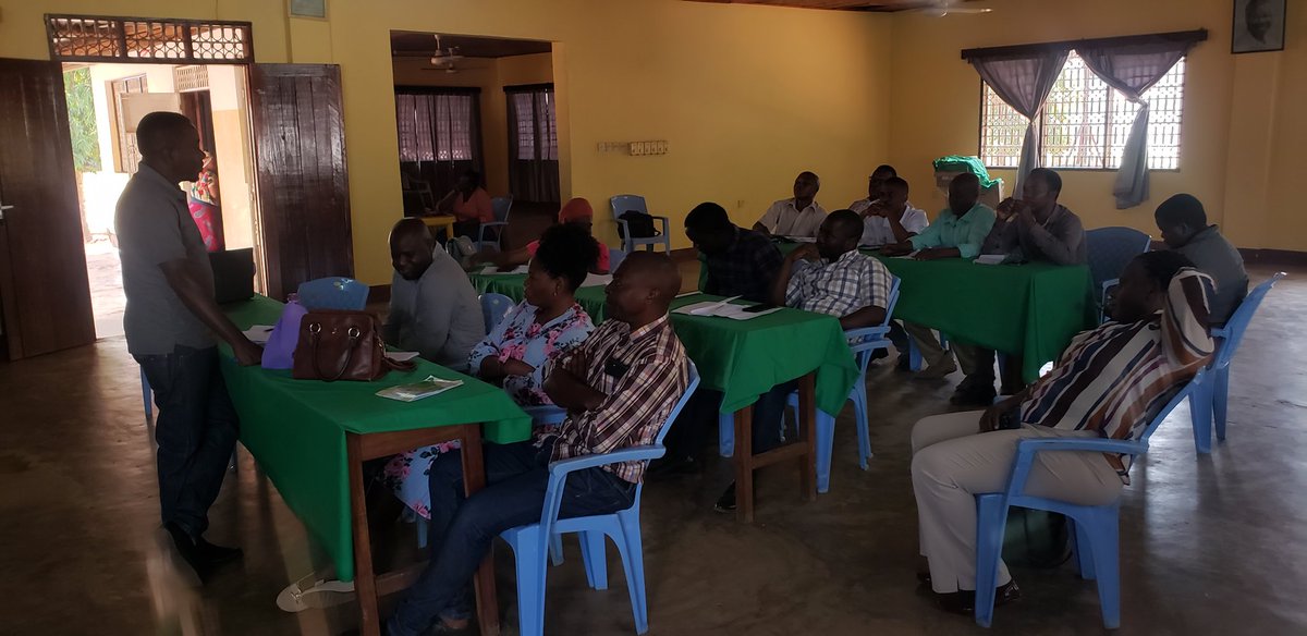 JYabeja's tweet photo. Dr. @Fortunus Kapinga, TARI- NALIENDELE CENTRE DIRECTOR Officially opening three days training of district authorized seed inspectors. ASIs are key players in ensuring delivery of quality cassava seed produced at community level through QDS scheme in Tanzania. https://t.co/MDya1ev8PP