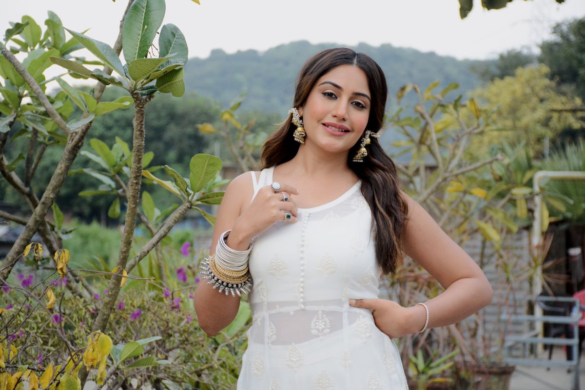 SurbhiChandna's tweet photo. Masakali 🕊️ 
#sherdilshergill #manmeetshergill https://t.co/8n9qFkSKjP