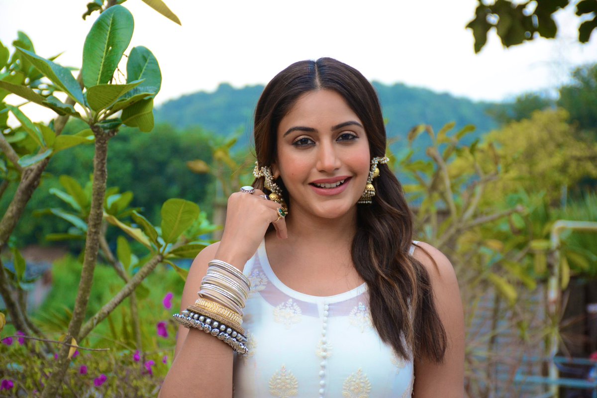SurbhiChandna's tweet photo. Masakali 🕊️ 
#sherdilshergill #manmeetshergill https://t.co/8n9qFkSKjP