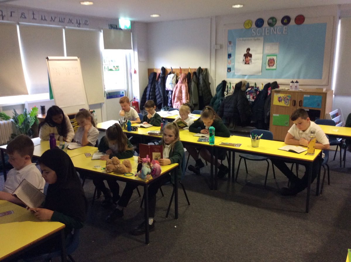 MrHampsonMG's tweet photo. Yesterday #teamgarnet accessed our new classic literature collection. Even though these books are much older than anything they have read and contained some really tricky language, they all really enjoyed them! @TeamManorGreen #CareDareFairShare #loveforreading https://t.co/D3LOZkxVWu