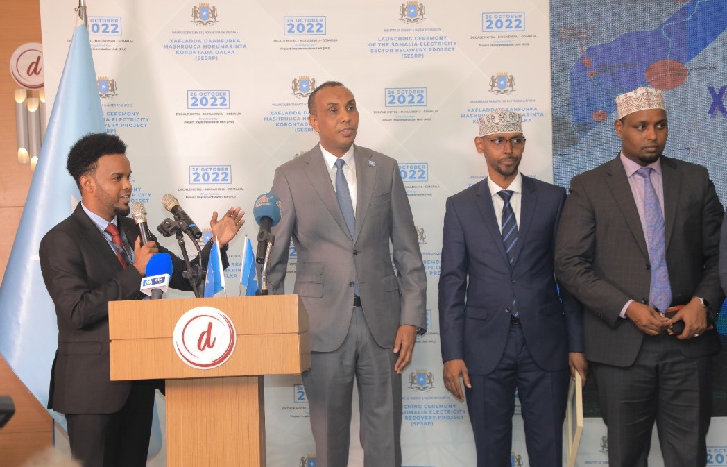 NajibAhmed22's tweet photo. Xamdalillah🥳
We're delighted to have successfully launched #SESRP🎉 th biggest energy infrastructure investment program in #Somalia. Congratulations &amp; all th success to the @MoEWRSo &amp; everyone involved.
Thank you @WorldBank👏
Well-done Team @MaamuusEvents.
#Energy4Somalia #Ilays https://t.co/61iG2HhPmP