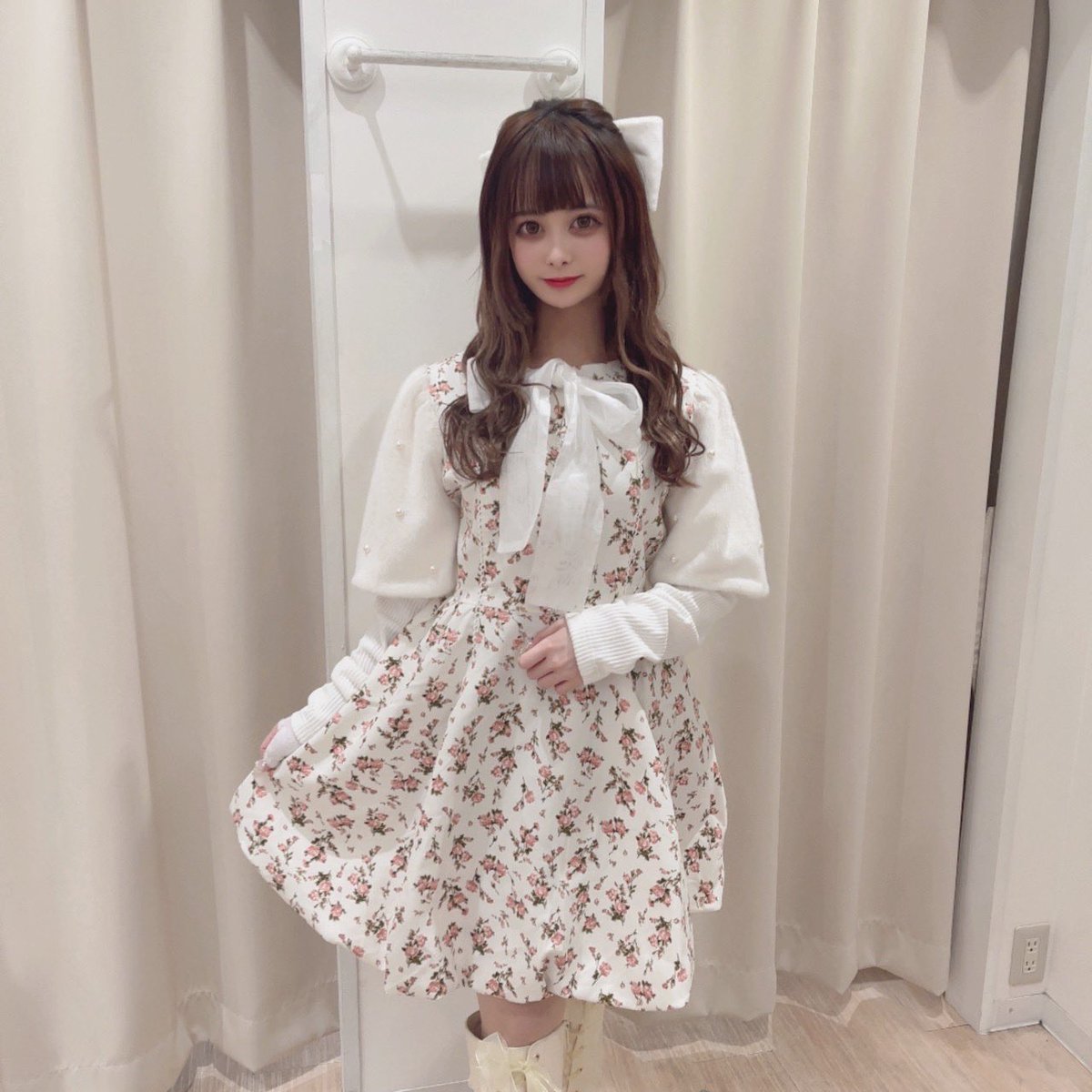 Swankiss_nagoya's tweet photo. 🐰11月5日発売🐰

fur fur flower O/P
color♡WHT/BEG/BLK
price♡¥14,300(税込)

花柄生地×furをミックスさ��た
特別なデザイン💗
胸元のリボンやバルーン裾など
とにかく可愛さの詰まった1枚です🥰

 #Swankiss名古屋PARCO店 https://t.co/HeKCYOIL66