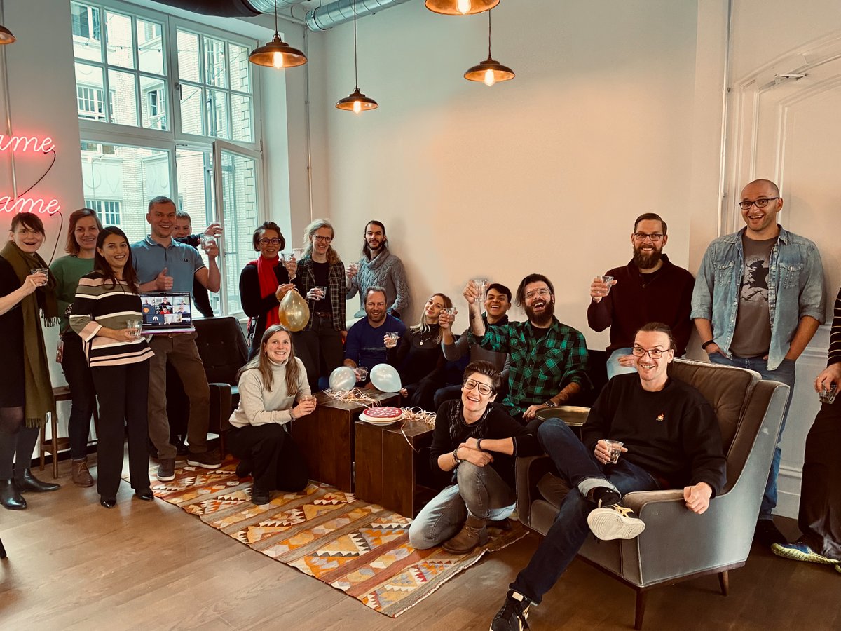 vivirahealth's tweet photo. 🎉2 Jahre #DiGA #ViViRA im Einsatz gegen Rückenschmerzen! Vielen Dank an unsere zahlreichen Ärzt*innen, die ViViRA bereits vielfach auf Rezept verschrieben haben & an alle die Digitalisierung als Chance erkannt haben, Versorgungslücken für ihre Patient*innen zu schließen.🎊💪 https://t.co/5SoX1bkIjp