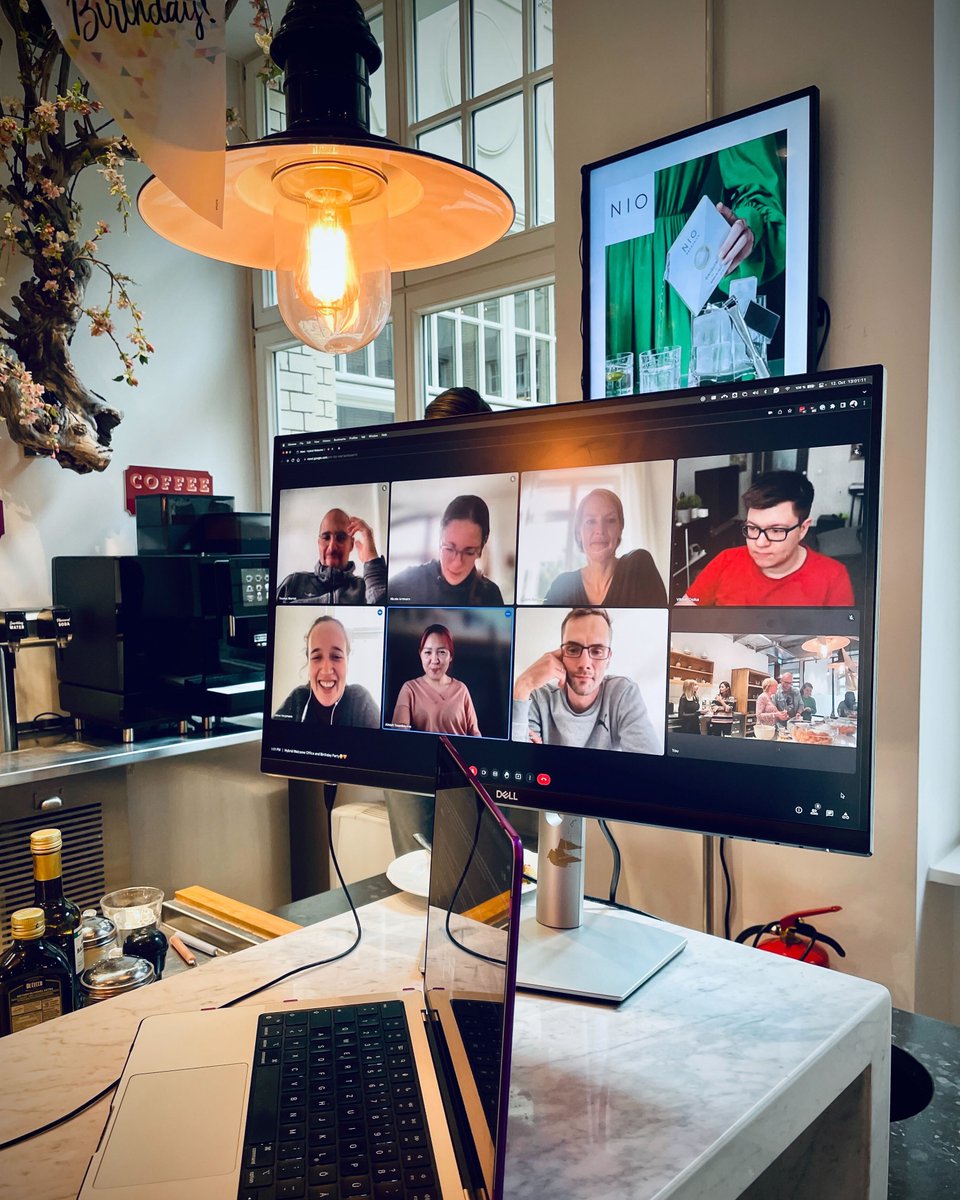vivirahealth's tweet photo. 🎉2 Jahre #DiGA #ViViRA im Einsatz gegen Rückenschmerzen! Vielen Dank an unsere zahlreichen Ärzt*innen, die ViViRA bereits vielfach auf Rezept verschrieben haben & an alle die Digitalisierung als Chance erkannt haben, Versorgungslücken für ihre Patient*innen zu schließen.🎊💪 https://t.co/5SoX1bkIjp