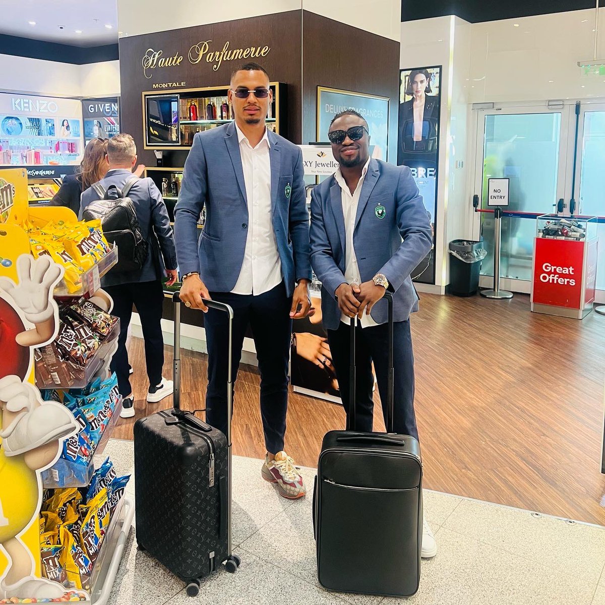 BTekpetey32's tweet photo. 🛫 to Rome 🇮🇹 🙏🙏🙏
#itallaboutjesuschrist🙌😘😘😘 #beliveinyourself #travelingmercies #romeitaly #rome🇮🇹 #godisthereason❤️🙏 #belisma https://t.co/9yR1FVS0QR