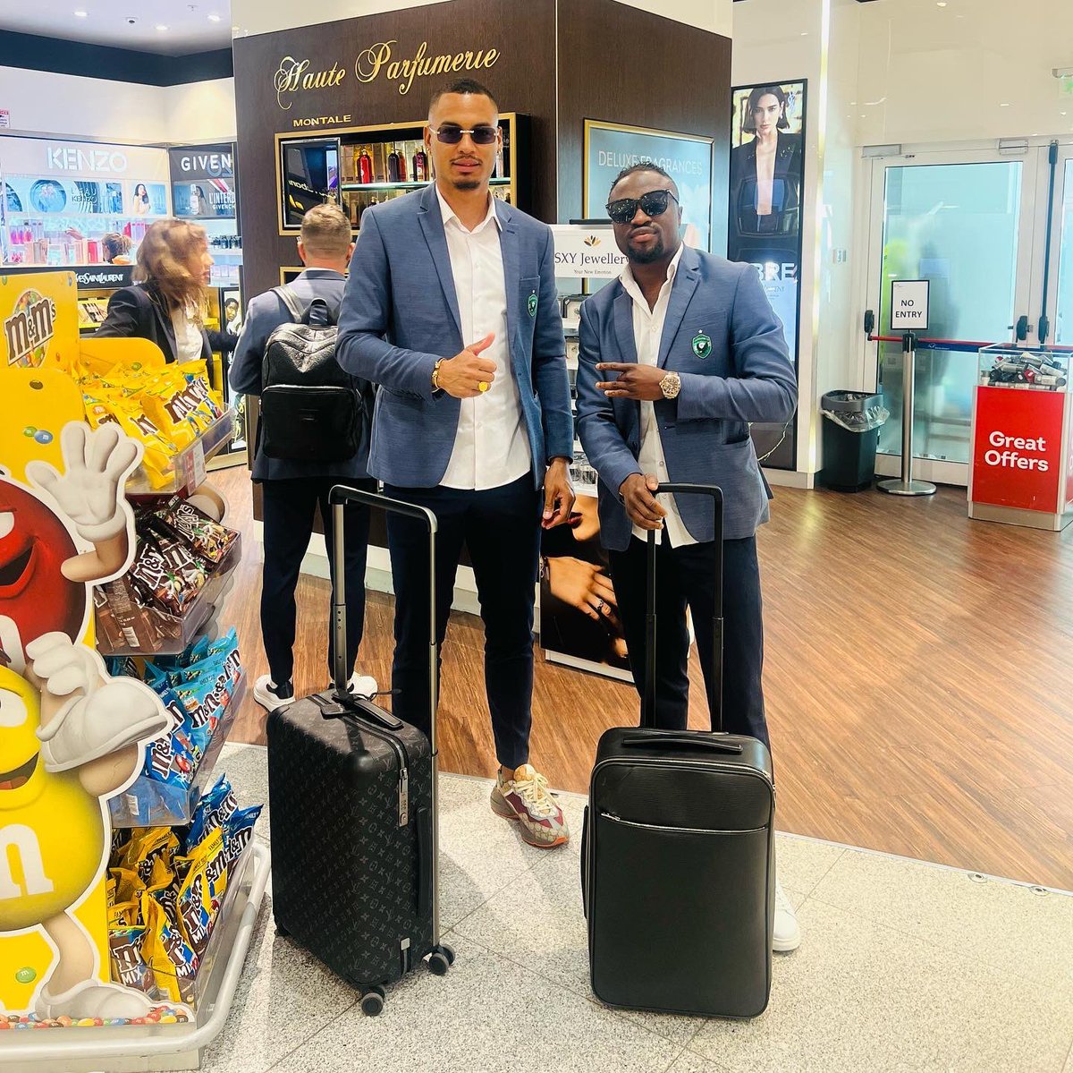 BTekpetey32's tweet photo. 🛫 to Rome 🇮🇹 🙏🙏🙏
#itallaboutjesuschrist🙌😘😘😘 #beliveinyourself #travelingmercies #romeitaly #rome🇮🇹 #godisthereason❤️🙏 #belisma https://t.co/9yR1FVS0QR