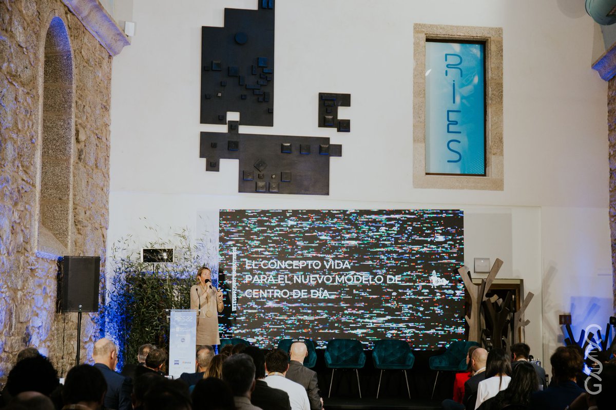 ClusterSaude's tweet photo. “Hoy tiene 86, mañana los tendrás tú y sólo tú decides cómo quieres vivirlo”, proyecto social de Carol Mitjana Isarn, CEO de I FEEL, el método https://t.co/6oQcT0P4ZH