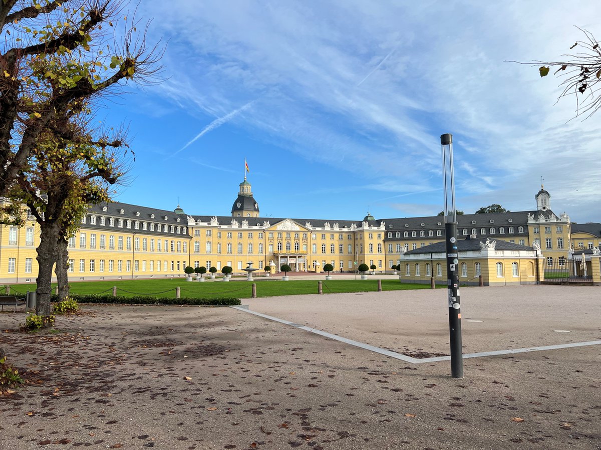 Zearom's tweet photo. Helo #Karlsruhe https://t.co/n38Y5iImmH