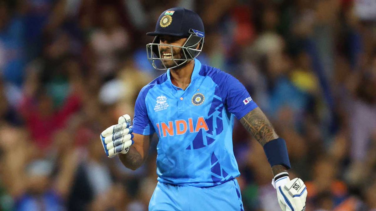 toisports's tweet photo. #ICCRankings: Suryakumar Yadav overtakes Pakistan's Mohammad Rizwan to become No.1 T20I batter 

READ: https://t.co/mdM3GuIh7w 

#SuryakumarYadav #MohamadRizwan #T20WorldCup #TeamIndia https://t.co/CAwraUMn5m