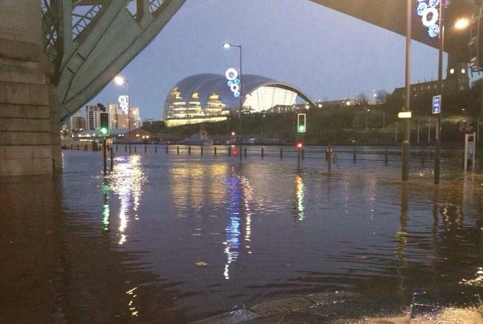 FloodawareNE's tweet photo. #EastCoastTidalFlood #December2013
High spring tides, coupled with low pressure in the North Sea, caused flooding in many areas on Thursday 5 and Friday 6 of December 2013.
Follow along today to get the facts from 9 years ago. https://t.co/h0FVMisD7A