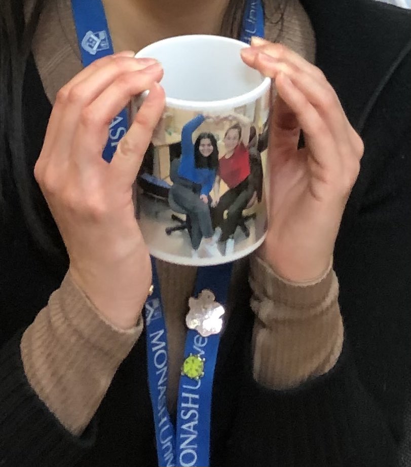 The students got me a mug ❤️❤️ so proud of them for their hard work this year and finishing Honours projects to be proud of 🥳