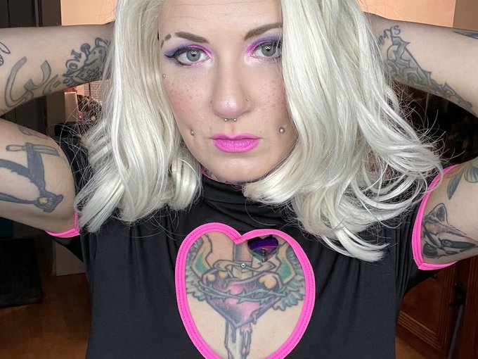 I'm online right now on SkyPrivate - pay-per-minute system for Skype live shows. Call me right now in<a href="/tag/realloyalfans"class="tags"><span>#realloyalfans</span></a>