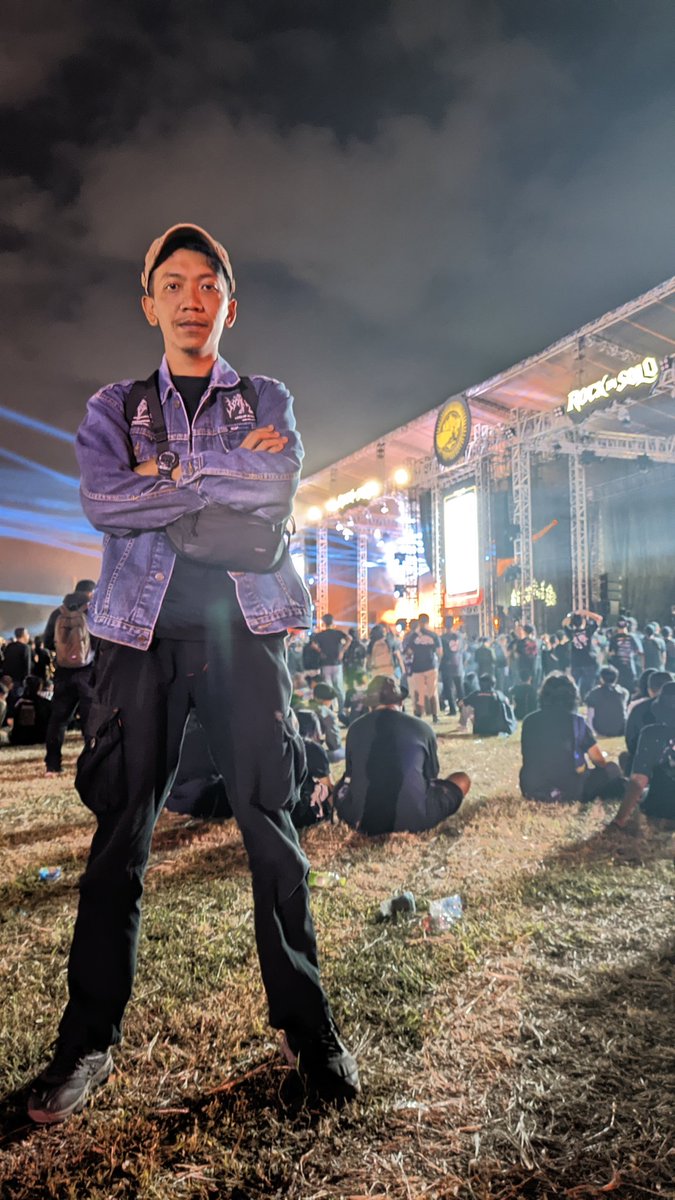 iki_samad's tweet photo. karena sejarah belum selesai di tulis @RockInSoloFest 🤘bedebes https://t.co/hgwLbaChWo