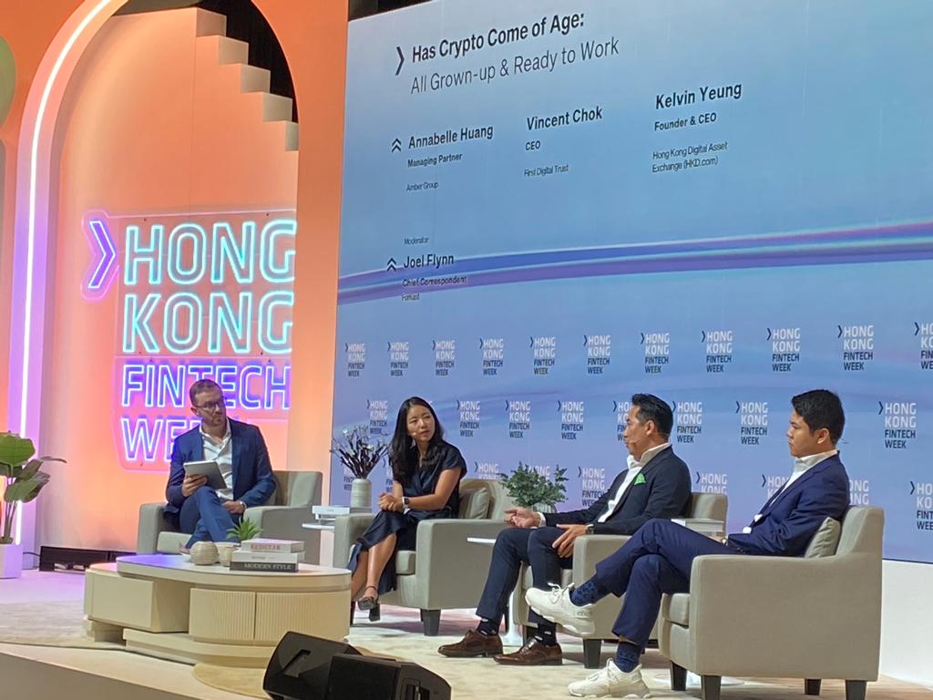 dwlnetwork's tweet photo. @dwlnetwork at HK Fintech Week @EmmaPecenicic @Kscool6690 @globalvdev @_annabellehuang @remarkable_bee https://t.co/09p6SPuTex