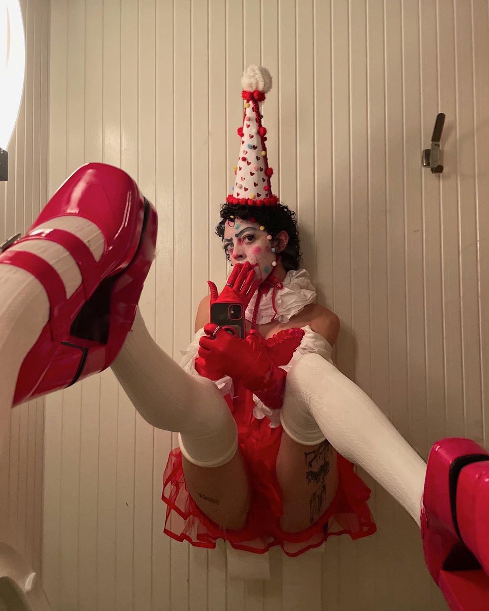 destinyyserr's tweet photo. favorite time of the year 🎪 https://t.co/nvbrqbOIjO