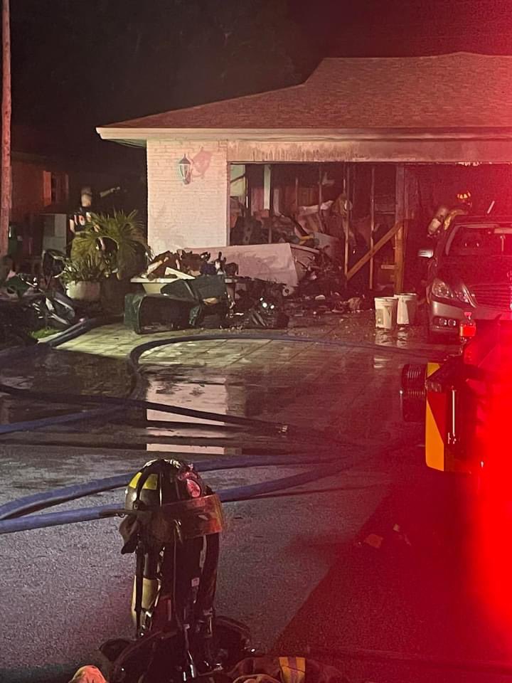 SFREST's tweet photo. 🔥Working Fire🔥

#SFREST was on scene of a residential structure fire in the city of Tamarac with Lauderhill Fire Rescue, North Lauderdale &amp; Tamarac Fire Rescue. 

Units Assigned: BC15, BC44, BC57, CN26, E15, E41, E44, Q78, R15, R278, R36, R41, R44, R73 https://t.co/aO851d8Tem