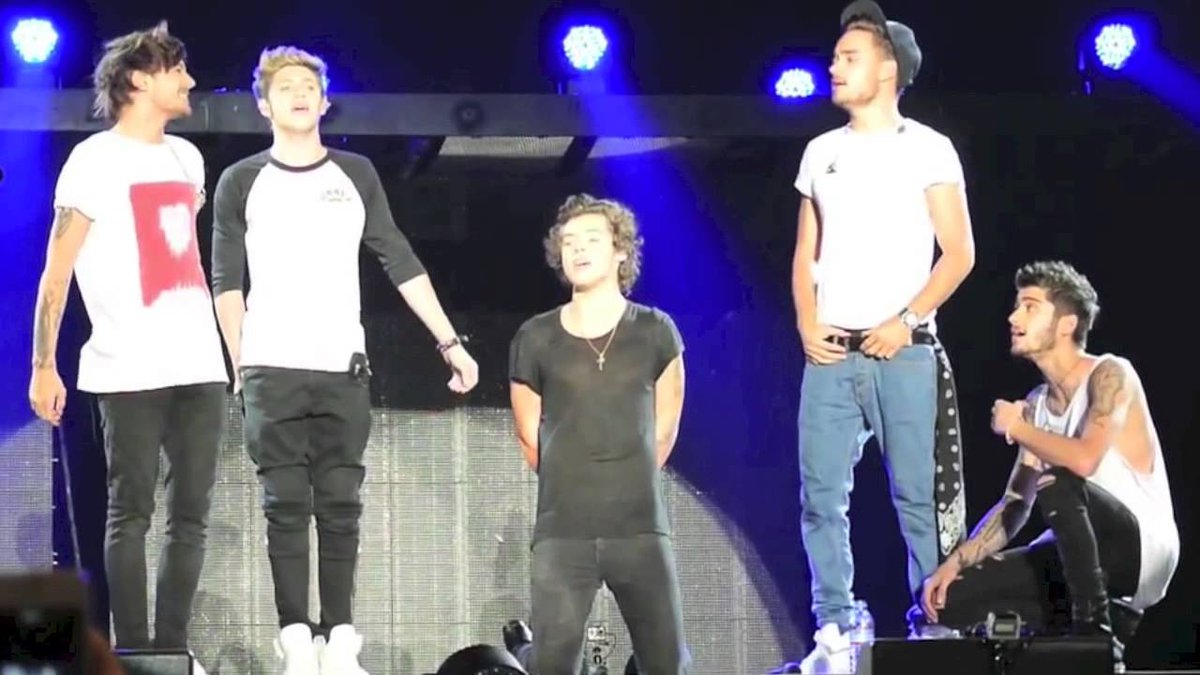 todays1dhistory's tweet photo. Today (November 2) in 2013 - 1D perform SOML live for the first time a cappella at TMH Tokyo! 😍😍

https://t.co/NYAgqlChsP https://t.co/XMjF5zjAiq