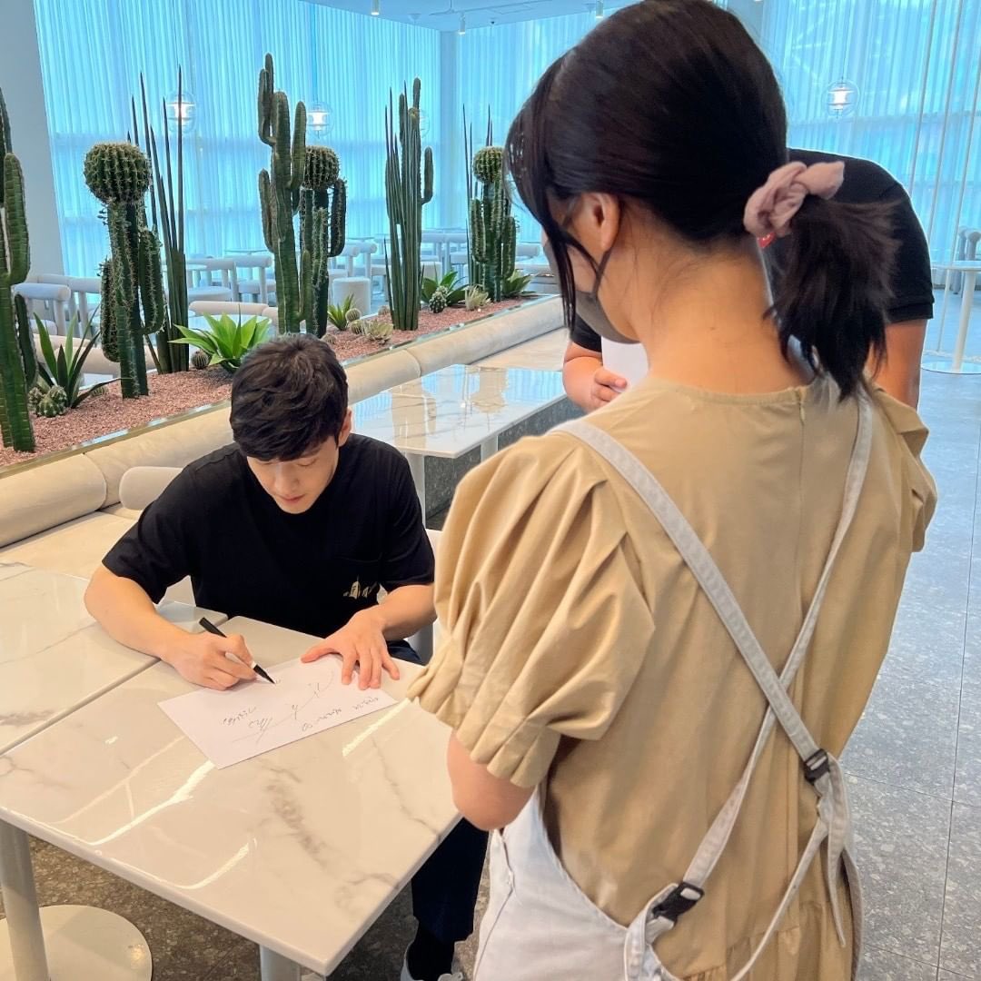sky_n_moon's tweet photo. 221102 #강하늘 #정유진 #최정원
커튼콜 촬영 디저트39월미도점 인별
https://t.co/uhh3okDkyf https://t.co/dzuTojRClr