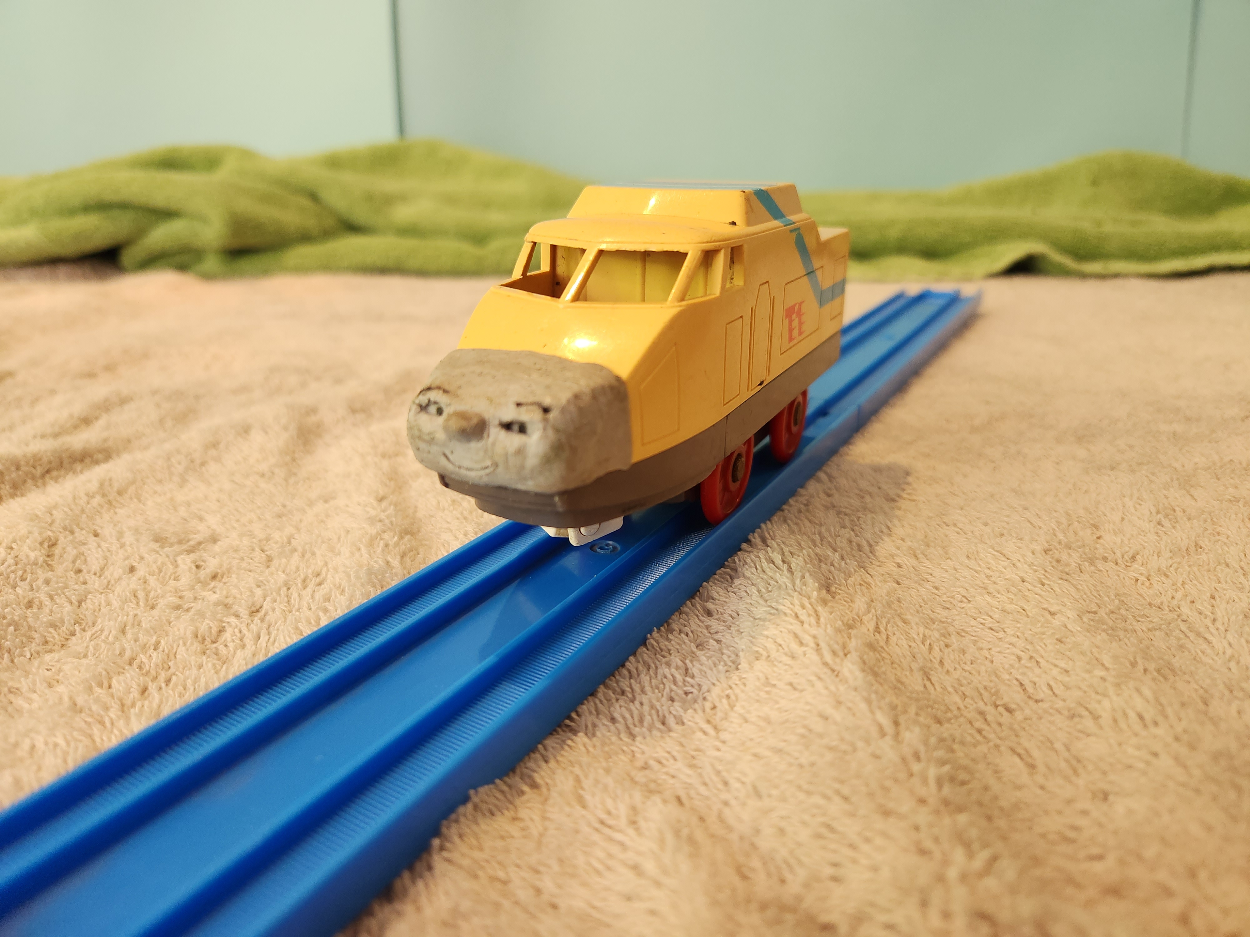 Tomy hotsell train 2