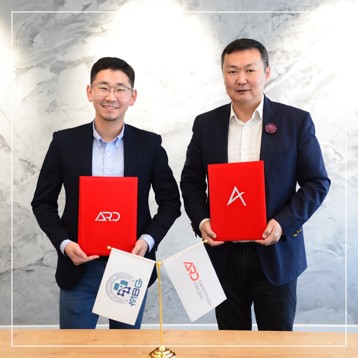 Ард Санхүүгийн Нэгдэл MBG - Гэмтлийн эмнэлэгтэй хамтын ажиллагааны санамж бичиг үзэглэлээ. 

Дэлгэрэнгүйг: ardholdings.com/mn/mou-mbg/

#ХүчтэйХамтдаа