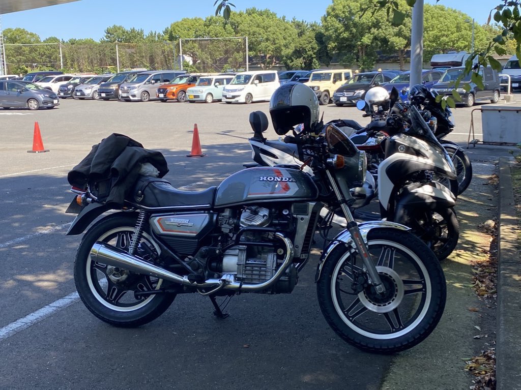 yuuseipostie's tweet photo. 我が家の2気筒達。
良い音します。
 #いい2気筒の日
#GL400
#CD125K https://t.co/nDq2EnaTD8