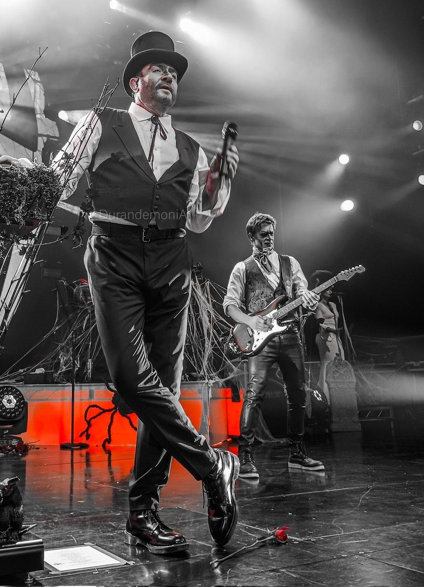 Coopsisatwit's tweet photo. The one and only @SimonJCLeBON and @DuranDuran at @WynnLasVegas on Halloween. It's French, you know ❤️. Most amazing DD gig ever! https://t.co/NRmf50ETCm
