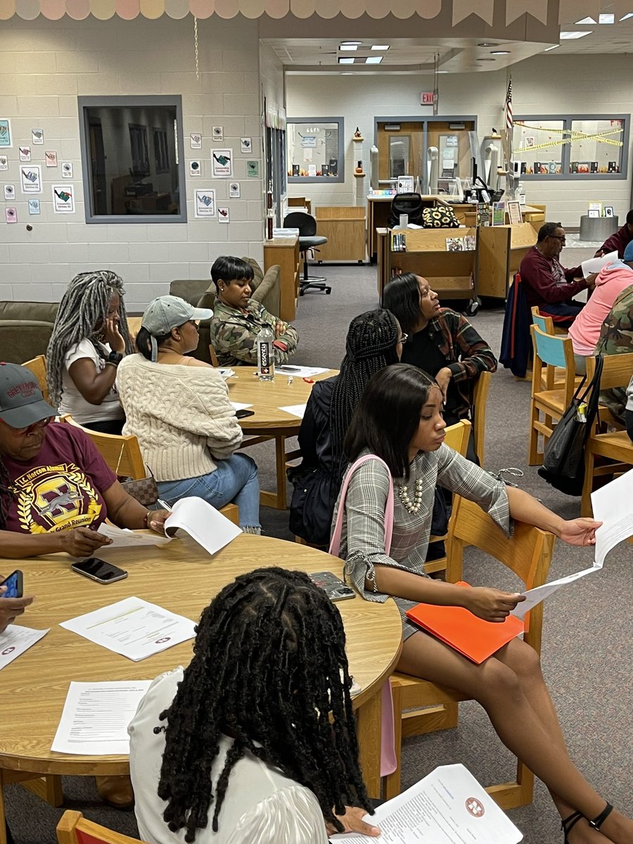 ICN Alumni Association at work. The turn out was amazing. Thank you Greyhounds <a href="/ebracyPPS/">Dr. Elie Bracy III</a> <a href="/PortsVASchools/">Portsmouth Schools</a> <a href="/ICNorcomHigh/">I.C. Norcom High</a>