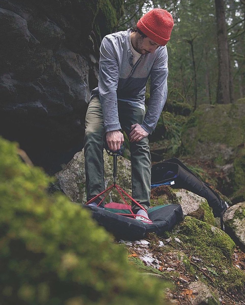 Some casual Grippul warm-up finger pulls with Mark, before rock climbing out at the crag.