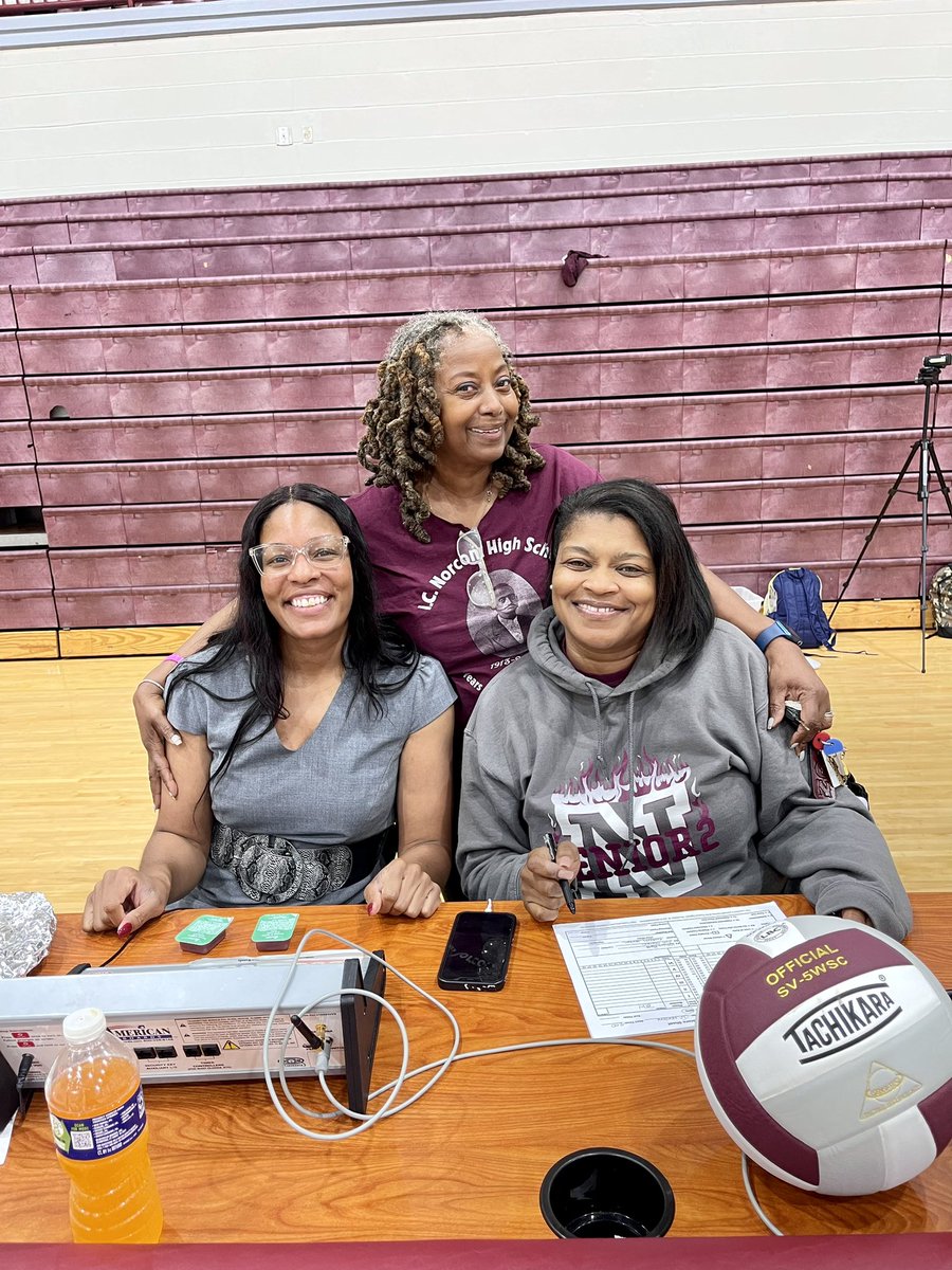 Kim Johnson and Derik Wright forgive me for not including you in my original tweet, as you played a major part in Homecoming2022. You were major members of the team.<a href="/ebracyPPS/">Dr. Elie Bracy III</a> <a href="/PortsVASchools/">Portsmouth Schools</a> <a href="/ICNorcomHigh/">I.C. Norcom High</a>