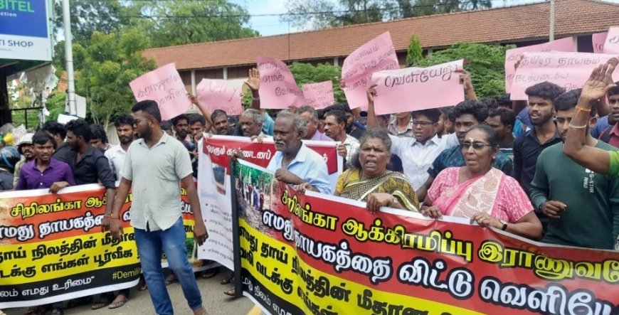 kavinthans's tweet photo. A protest calling for the release of Native land under the Military occupation in Vali North in Jaffna and to put an end to the encroachment has started in Tellippalai today, with the participation of Jaffna University students, public and religious leaders.

#SriLanka https://t.co/PjAecUFqHP