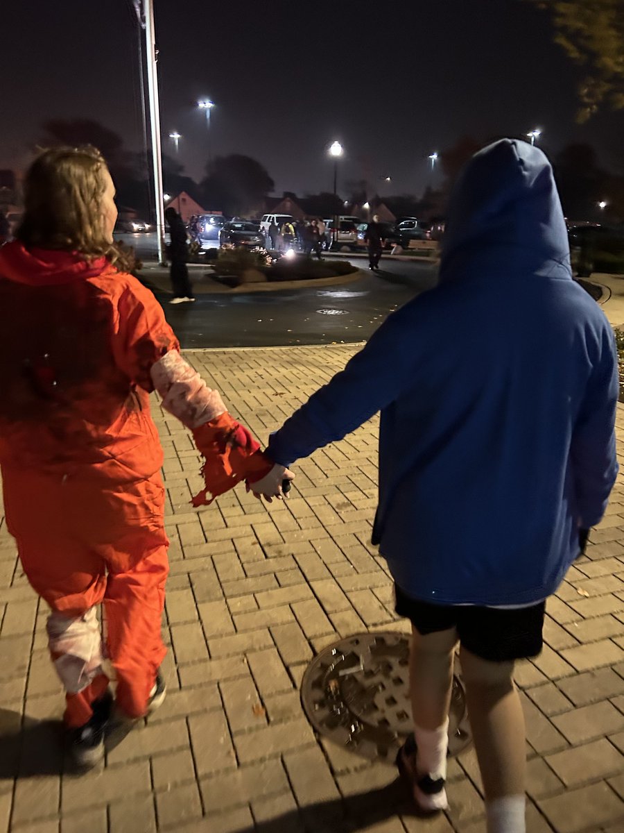 toastcheeHQ's tweet photo. dream and sans undertale ?!??!??? https://t.co/CxmZ2sjEBK