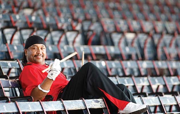 Happy birthday to Carter Beauford 
(Dave Matthews Band) 
(November 2, 1957). 