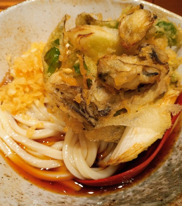 牡蠣と千住葱のかき揚げうどんをいただく昼下がり 