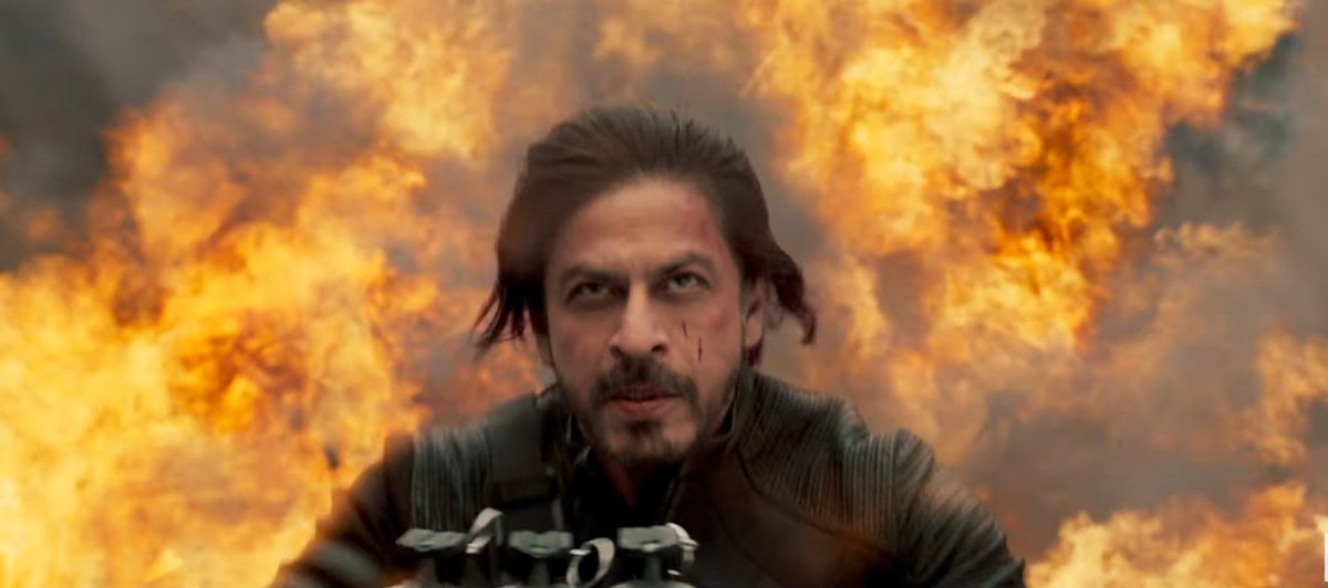 FIM523's tweet photo. #HappyBirthdaySRK #boom https://t.co/hvi1IR5Kih