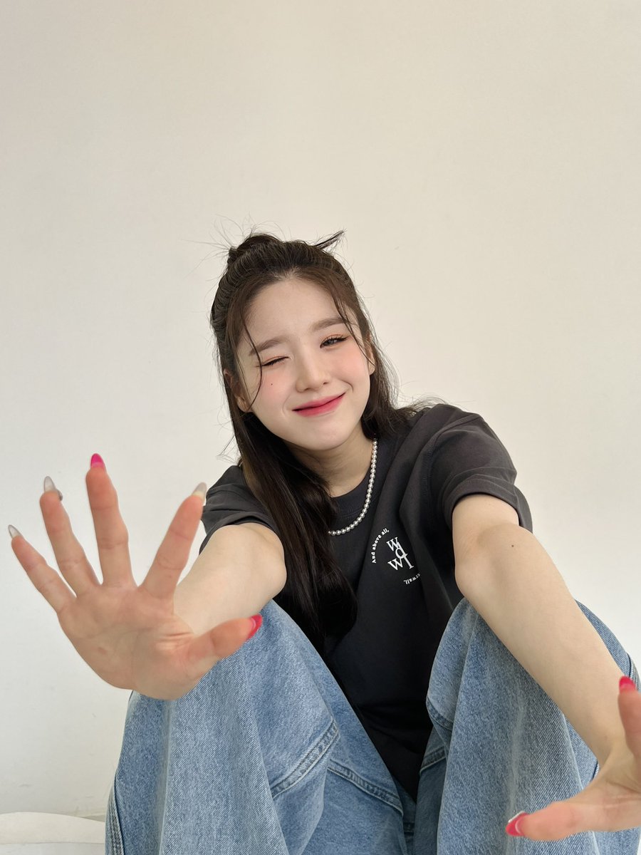 heejienz's tweet photo. Hello.. Krn aku merasa asing dgn tl ku, jdi heejin mutusin buat pembersihan. Untuk yg mau mutualan sm heejin bisa reply / rt. Kalau kalian dulu fams, coba reply ex chara + nick.
Heejin = Seoyeon/Ceysa part ofu (sqwibu, ofteyvat, seraphofowari)
Freepas : adudu, 3tul https://t.co/74VJbMY8r4