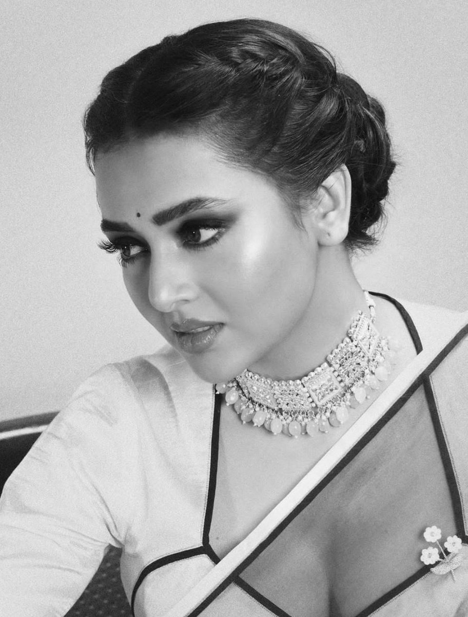 Officialok333's tweet photo. Apsara Aali 😍♥️❤️
.
.
#TejasswiPrakash #TejaTroops https://t.co/NF9UL14mjo