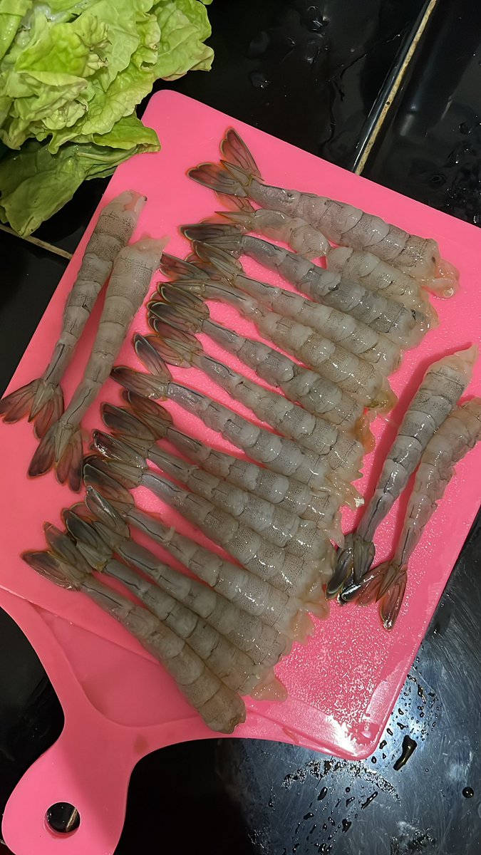 Lola_Firdhi's tweet photo. Mencoba resep “ebi furai” recook dari YouTube https://t.co/biDQfkg4QF chef @hermawan_devina
Hasilnya memuaskan walau gak lurus banget, terlewat saat setelah ditepung roti digenggam2 dulu harusnya.. So far So good lah hehehee
Makasih chef resep udangnya 🫶🏻🙏 #recook #ebifurai https://t.co/cdXPH2666t