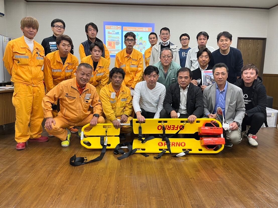 7iroprism_f's tweet photo. #nanairolab
#メディカルプロジェクト
#medicalproject
北九州水道工事センター協力会にて、
AED +心肺蘇生講習会を行いました!
16名の方々にご参加いただき、
心臓マッサージとAEDの使い方を学びました。 https://t.co/Lqzfd0FO8V