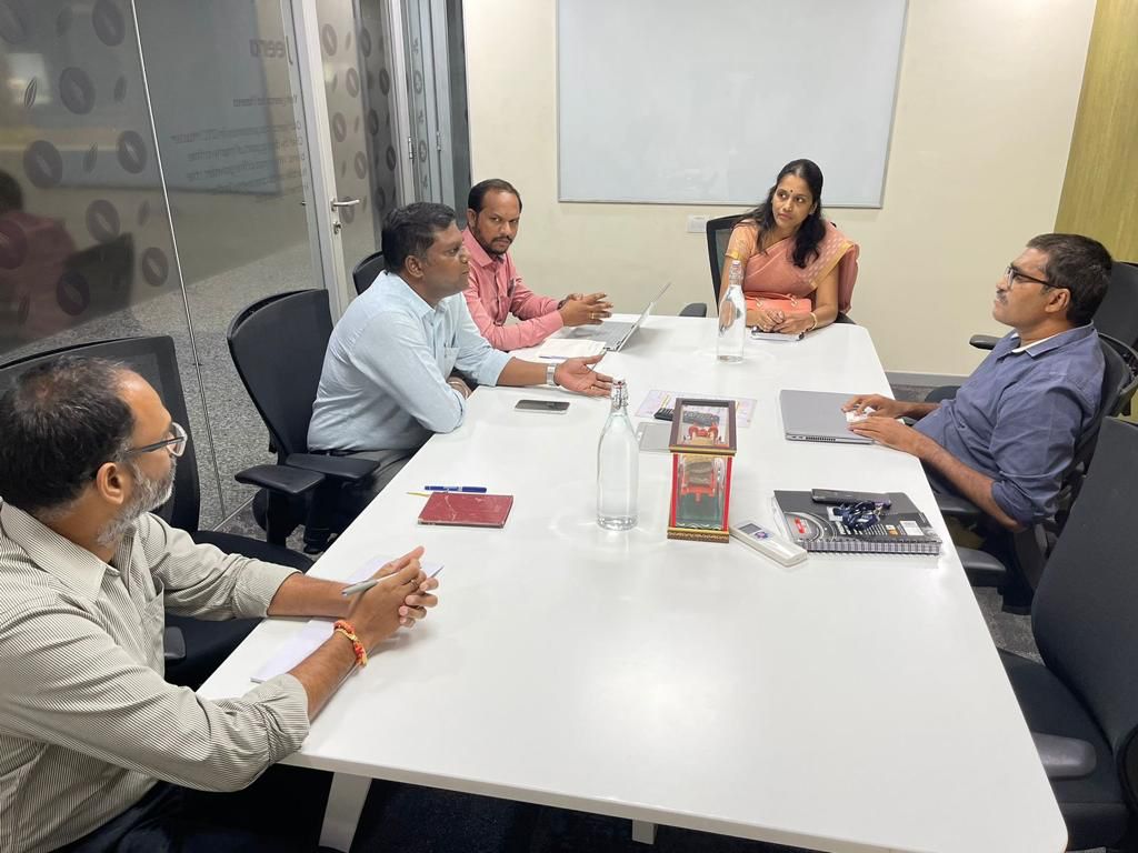 AP_Skill's tweet photo. As a part of Improving the Skill Cascading System in the #AndhraPradesh Smt #BRKranthiKumari Finance Officer @AP_Skill & GM #OMCAP along with #APSSDC team visited the CSR team of ITC Head Office and discussed on various Initiatives to strengthen the Skilling Ecosystem. https://t.co/WedfncxCfN