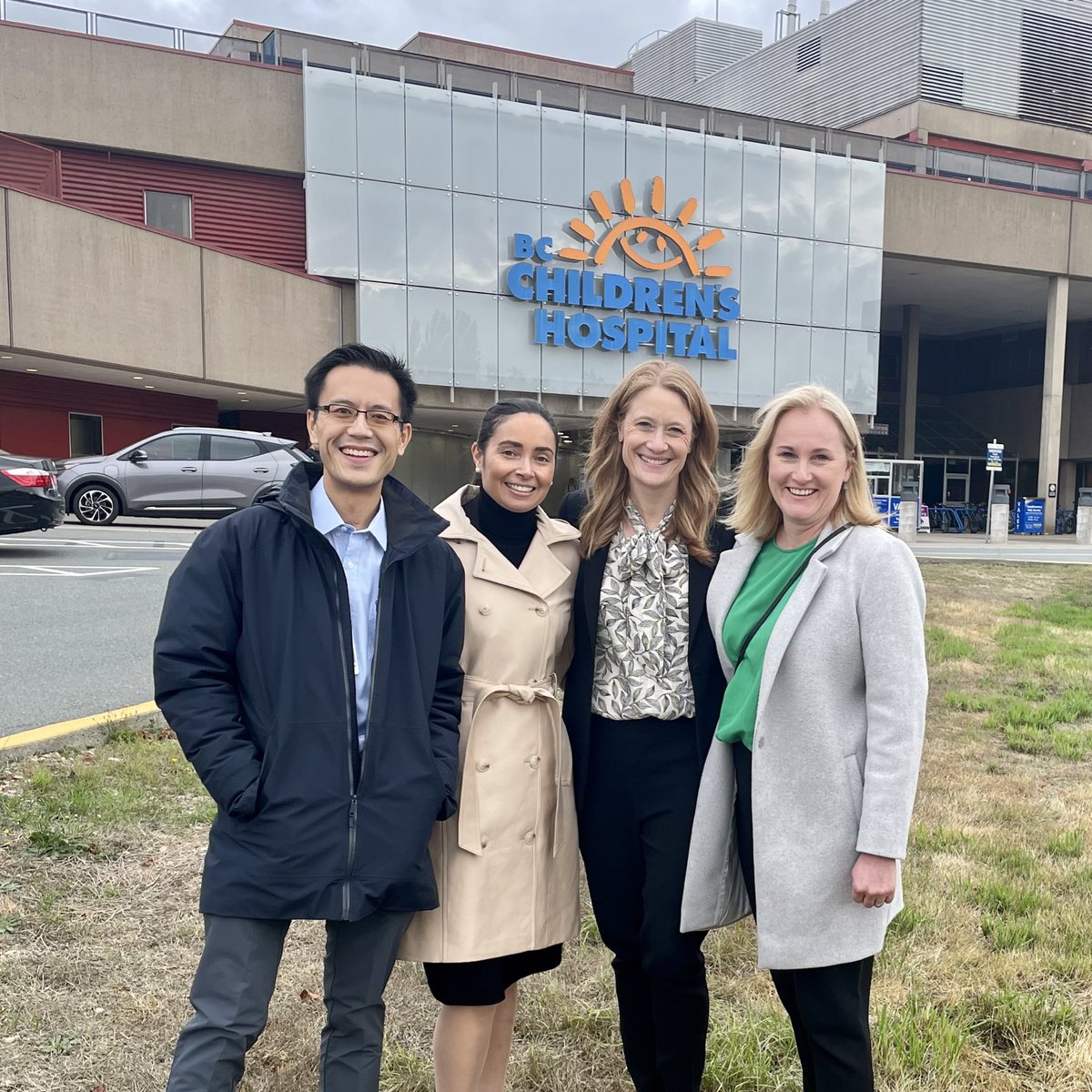 KirstenPerrett's tweet photo. What a pleasure to meet Dr Edmond Chan, @liannesoller and collaborators at @BCChildrensHosp today to share #AllergyResearch knowledge, particularly around Food Allergy Immunotherapy.
We look forward to future collaborations!
@BCCHresearch @NACEresearch @MCRI_for_kids #Allergy https://t.co/QmeNWWYYjt