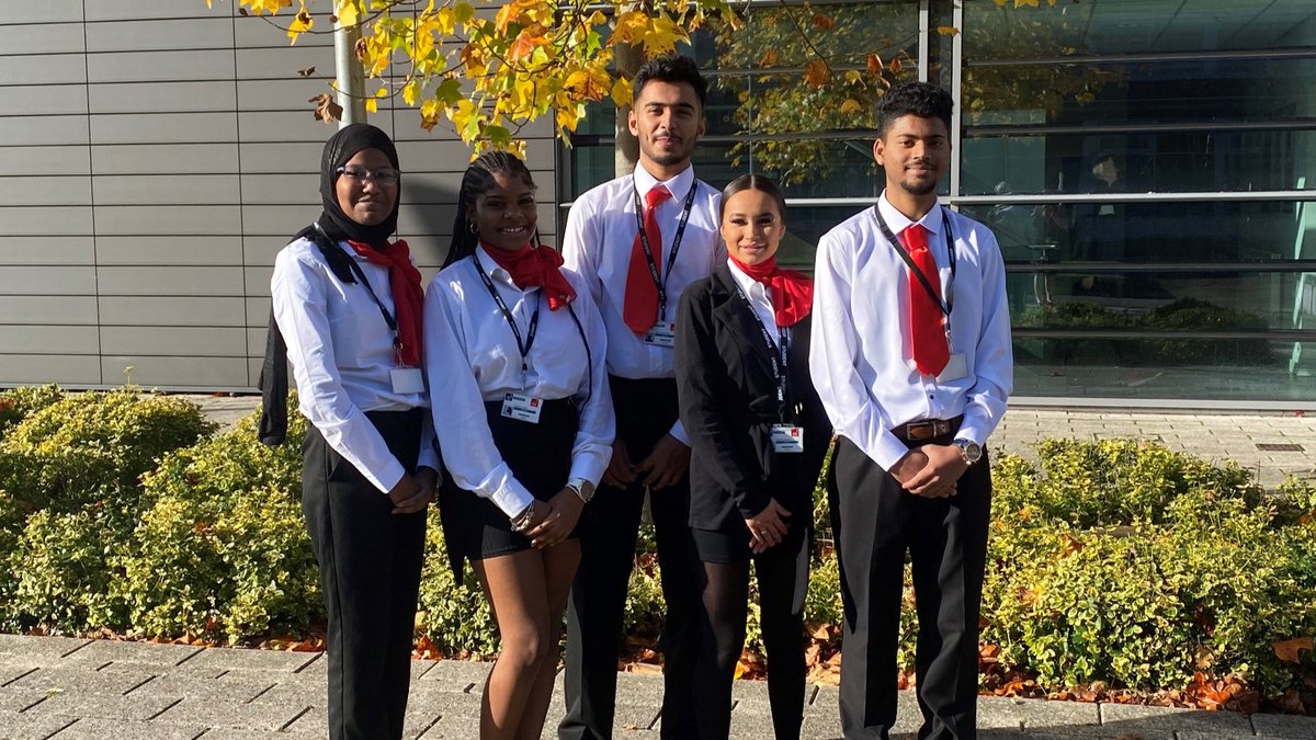 WindsorForestCG's tweet photo. Today is a very exciting day as the new Langley Aviation Centre is being opened! We are very proud of this amazing new facility and know it will help our Travel, Tourism and Aviation students, some who are pictured here in their uniform, to have the best learning experience. ✈️🌍 https://t.co/xsTIAfd5QO