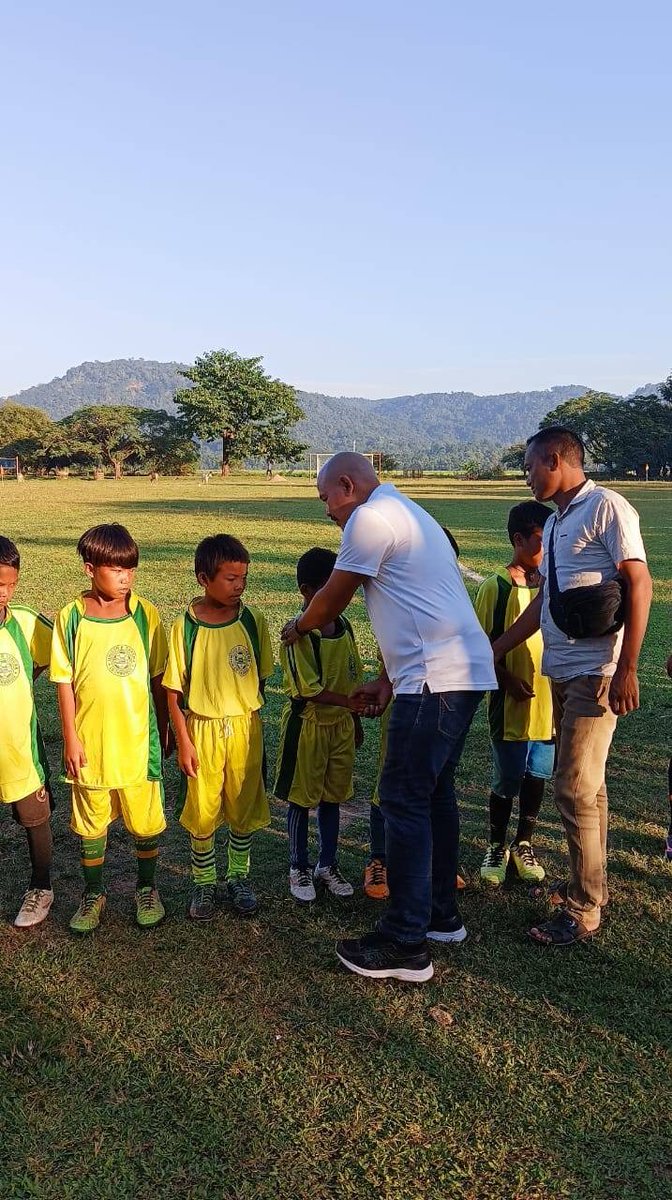 nppmeghalaya's tweet photo. NPYF NGH District President Mr. Feroz G Momin along with NPP party workers attended the Opening Ceremony of 38 kg. Boys Football Tournament at Torika Rabha Playground in Bajengdoba.
Played in full excitement and joy, we are glad to see our youth on the field.
#NPP #NPYF #football https://t.co/qATn6Tm08S