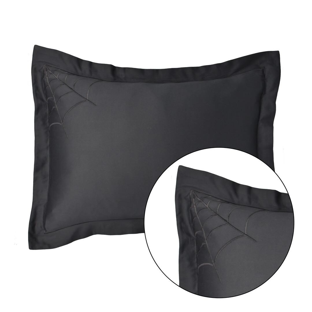 sininlinen's tweet photo. Find your way through a nocturnal woodland maze in bed. These Black Widow Pillow Shams feature spider web embroidery in the corners.
.
.
.
#spiderwebdesign #darkdecor #gothbedroom #sininlinen #blackbedroom https://t.co/nTArK1ZivJ