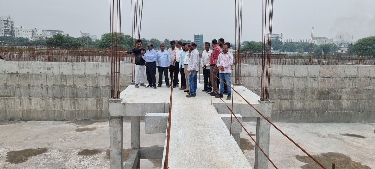 hmwssbdp1's tweet photo. Today erection process of decanters started at 86.5 mld capacity Nallacheruvu STP at Uppal. With this commenced the installation of Electro mechanical equipment of STPs in the ongoing 31 STPs Project. At other STPs also it will be taken up in a phased manner. https://t.co/4ULRwVL28J