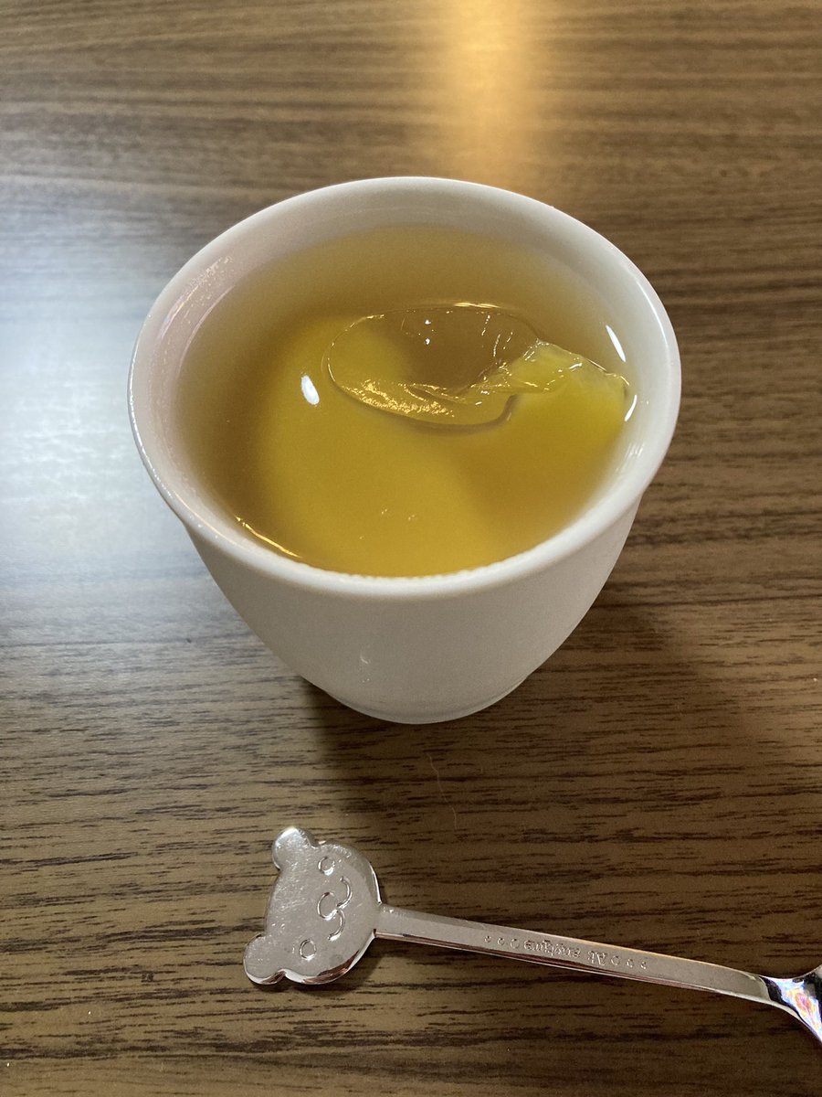 Futo_chiru's tweet photo. #お菓子作り
黄桃ゼリー🍑✨ https://t.co/vCzuewsTxw