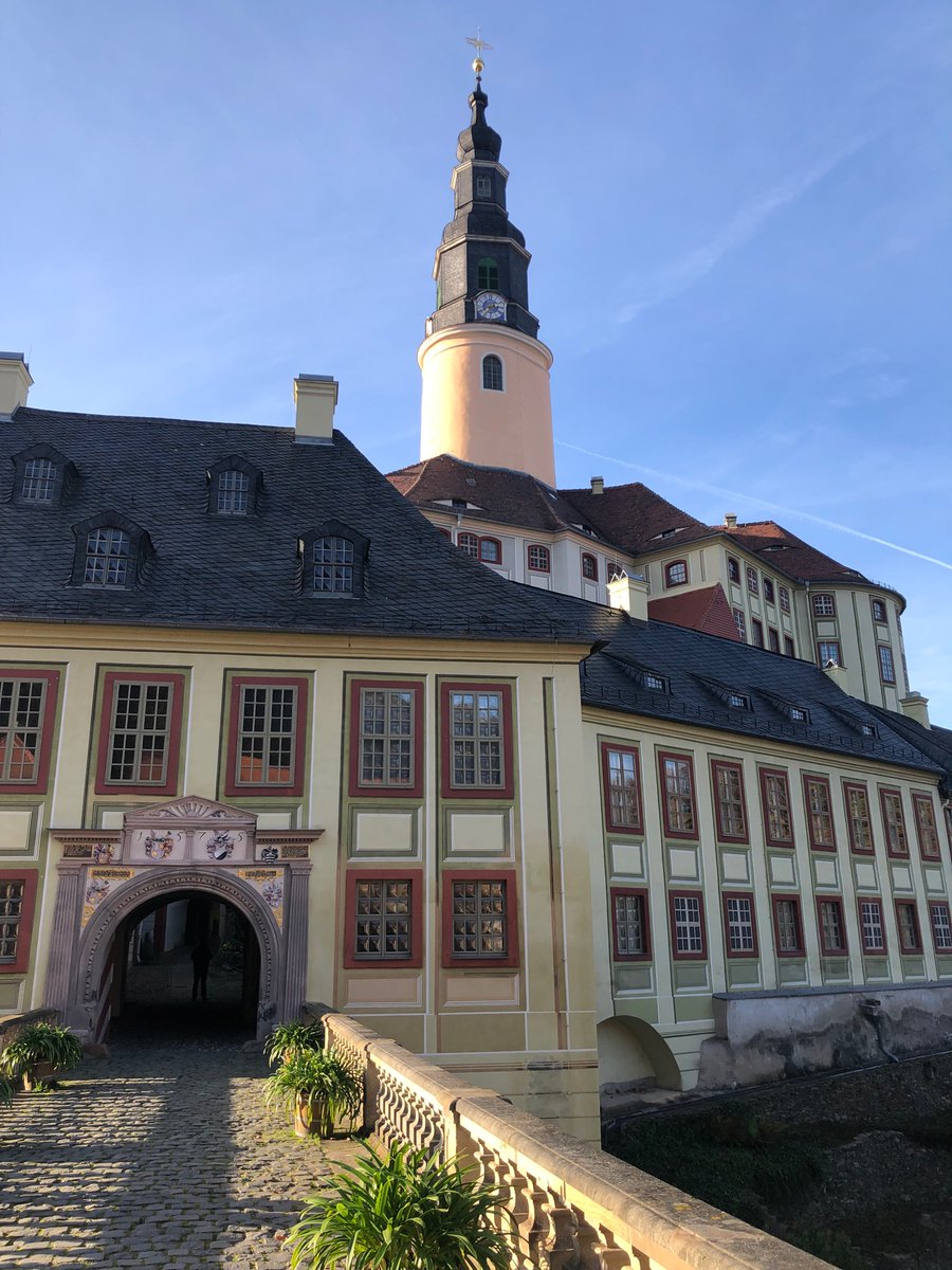 KarinaIwe's tweet photo. #SchlossWeesenstein bei Dresden war ein wichtiges Hauptdepot der Kunstauslagerung im Zweiten Weltkrieg.
Eine kleine #Ausstellung zeigt, wie Dresdner #Kulturgüter (zB #SixtinischeMadonna, #DresdnerMayaCodex) vor dem Angriff am 13.2.1945 gerettet wurden.
#Museum @SLUBdresden https://t.co/lAlKkp9lT8